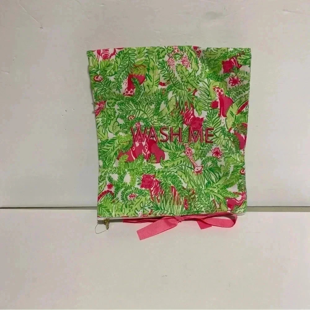 Lilly Pulitzer Wash Me Wear Me Travel Laundry‎ Bag Backyard Safari Green Pink - Picture 2 of 5